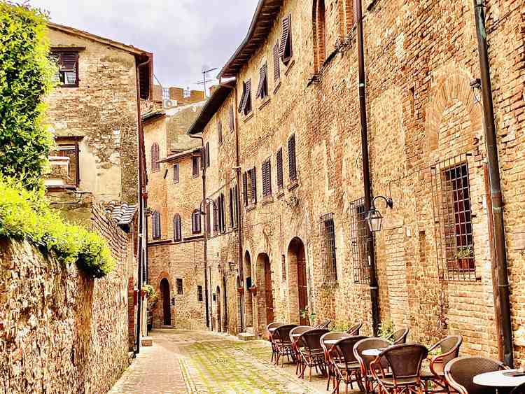 borgo toscano medievale